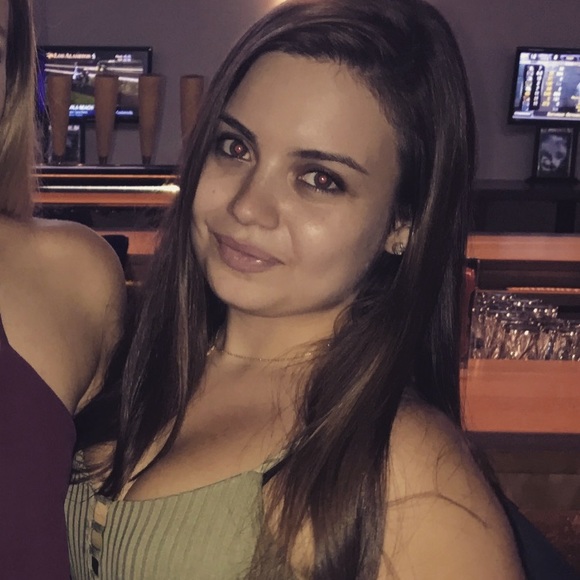 Meet your Posher, Mackenzie - Picture 1 of 1